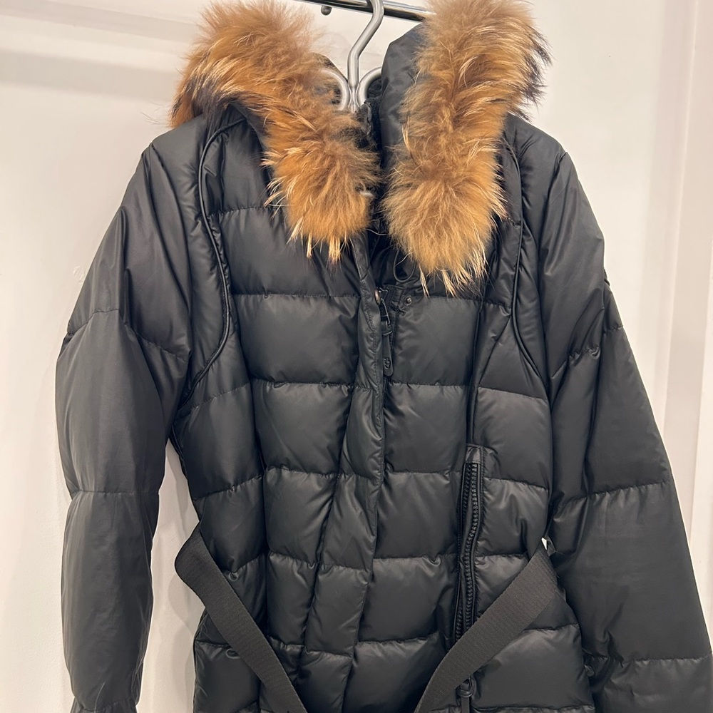 Women's authentic Rudsak Black Puffer Jacket with belt and Fur Trim